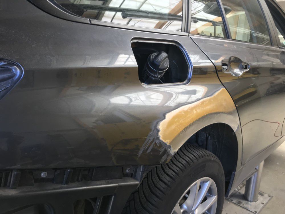 Karosserieschaden beseitigen / instandsetzen